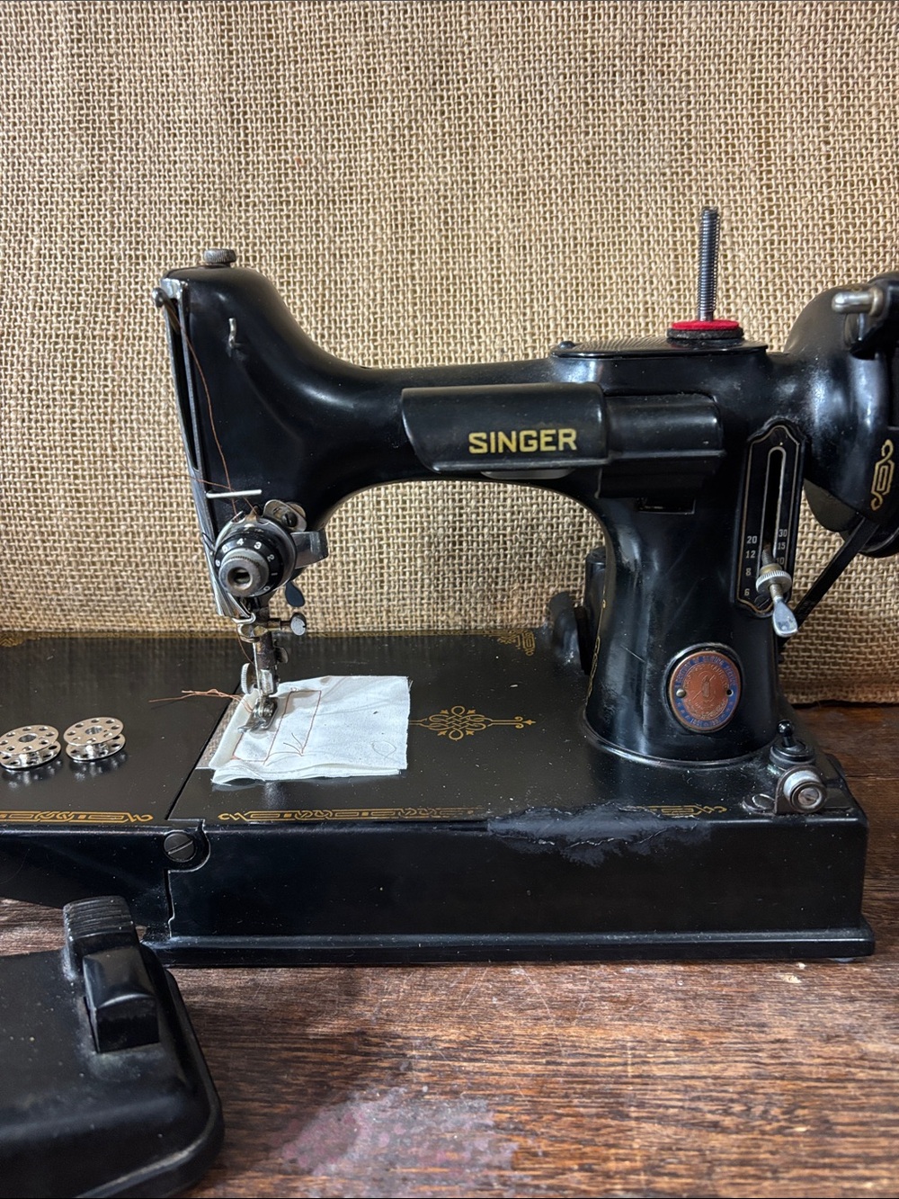Vintage Singer Featherweight 221 Sewing Machine, Sews Great w/ Foot Pedal